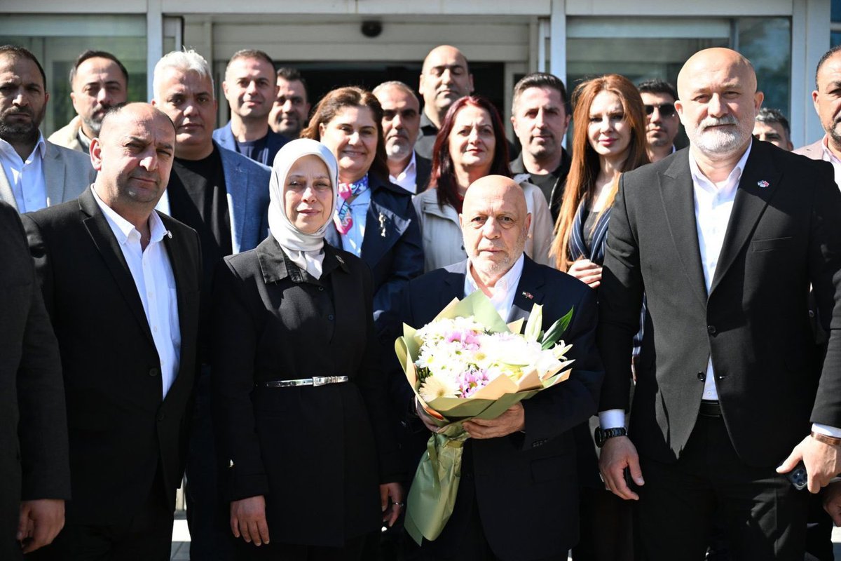 hizmetisbursa2's tweet photo. EMEĞİN SESİ 1 MAYIS’TA BURSA’DAN YÜKSELECEK

GENEL BAŞKANIMIZ MAHMUT ARSLAN, “BURSA’YA BARIŞÇIL VE COŞKULU BİR 1 MAYIS ARMAĞAN EDECEĞİZ”

Genel Başkanımız Mahmut Arslan, 1 Mayıs Uluslararası Birlik, Mücadele ve Dayanışma Günü öncesinde Bursa’da düzenlediği basın toplantısında, 1 Mayıs programına ilişkin kapsamlı değerlendirmelerde bulundu.

Ayrıntılar 👇
https://t.co/SKc9mVbSEV