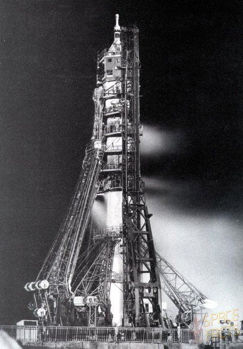 SadaaShree's tweet image. #TodayInHistory
 Soyuz 1 is launched into orbit in 1967, with cosmonaut Vladimir Komarov, in their first ever crewed flight.  Sadly  Komarov died the next day on re-entry when the descent module's main parachute failed to open, causing a fatal high-velocity crash and making him