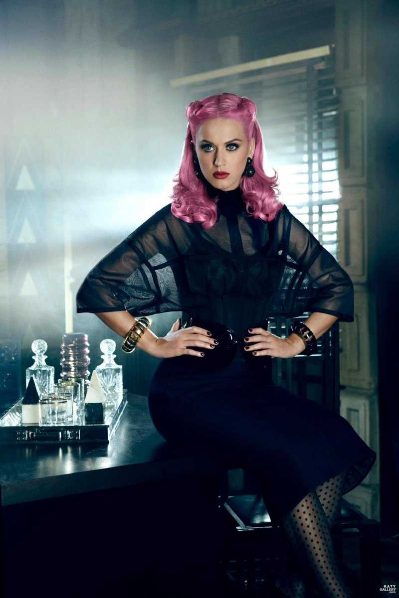 kperrystats's tweet photo. “The One That Got Away” by @KatyPerry has reached a new peak of #50 (+4) on the US Apple Music Pop chart, boosted by the release of its director’s cut music video. https://t.co/osdlBrD9ns