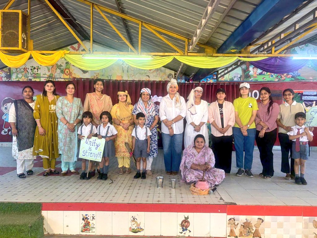 MeerutRam's tweet photo. 🌿 Teachers enacted “Togetherness is Strength” with great enthusiasm! ✨
Students learned that working together makes every challenge easier and meaningful. 🌍💚
#Togetherness #EcoClub #Learning https://t.co/oXY0gqLToX