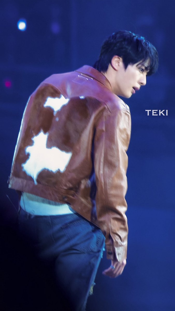 260412

 🐺

#방탄소년단진 #김석진 #석진 #진 #BTSJIN #JIN 
#BTS_ARIRANG #BTS_WORLDTOUR_ARIRANG