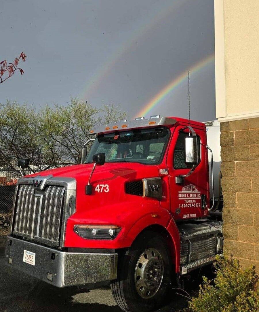 DennisKBurkeInc's tweet image. April Showers (and Rainbows🌈) bring May Flowers! At Dennis K. Burke, we keep your business running smoothly with top-quality fuel and lubricants. Fuel your success, rain(bow) or shine!🌧️🌦️

(Photo Credit: Scott)
#fuel #newengland #rainbows #fueling