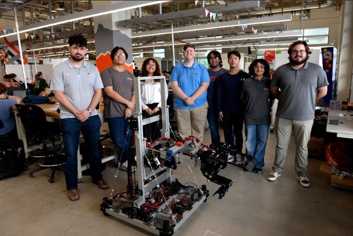 focusonsanews's tweet image. These @UTSA  students and their creation, RoboRowdy, are competing with students from around the world in a challenge to improve the sustainability of a product or process through immersive engineering. #UTSA #utsanantonio
focusonsanantonio.com/9-utsa-freshme…