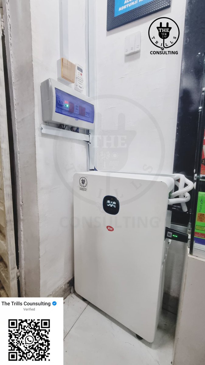 trills_the's tweet image. Installed for a Gadget store in Ibadan to provide power for the next 10 - 15 years. Bye bye to NEPA and Gen.

Itel all in one 3.6KW Inverter + 8KWH Battery  powered by a 3KW PV power, with just #2.5M only.

07054234162

#TTC #SolarInverter #SmartHome #CCTV #nigeriansindiaspora