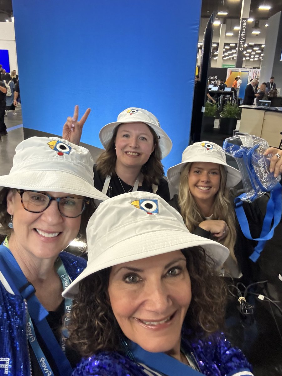 LisaLisajm5's tweet photo. Twinning at #GoogleCloudNEXT with Colleen Murphy.💙 #Five9 #Twinning #PartnerPowered https://t.co/u3PFyuO088