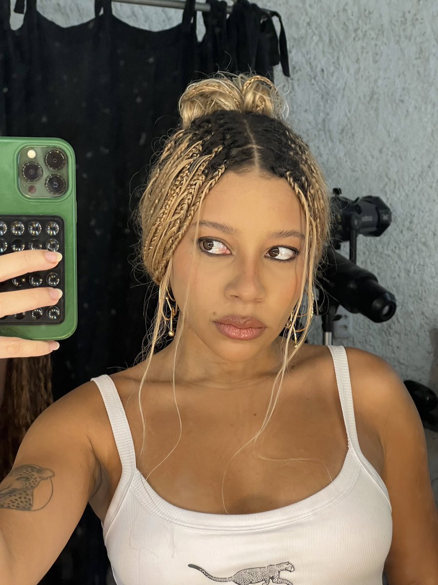 robô viado da beyonce tweet media