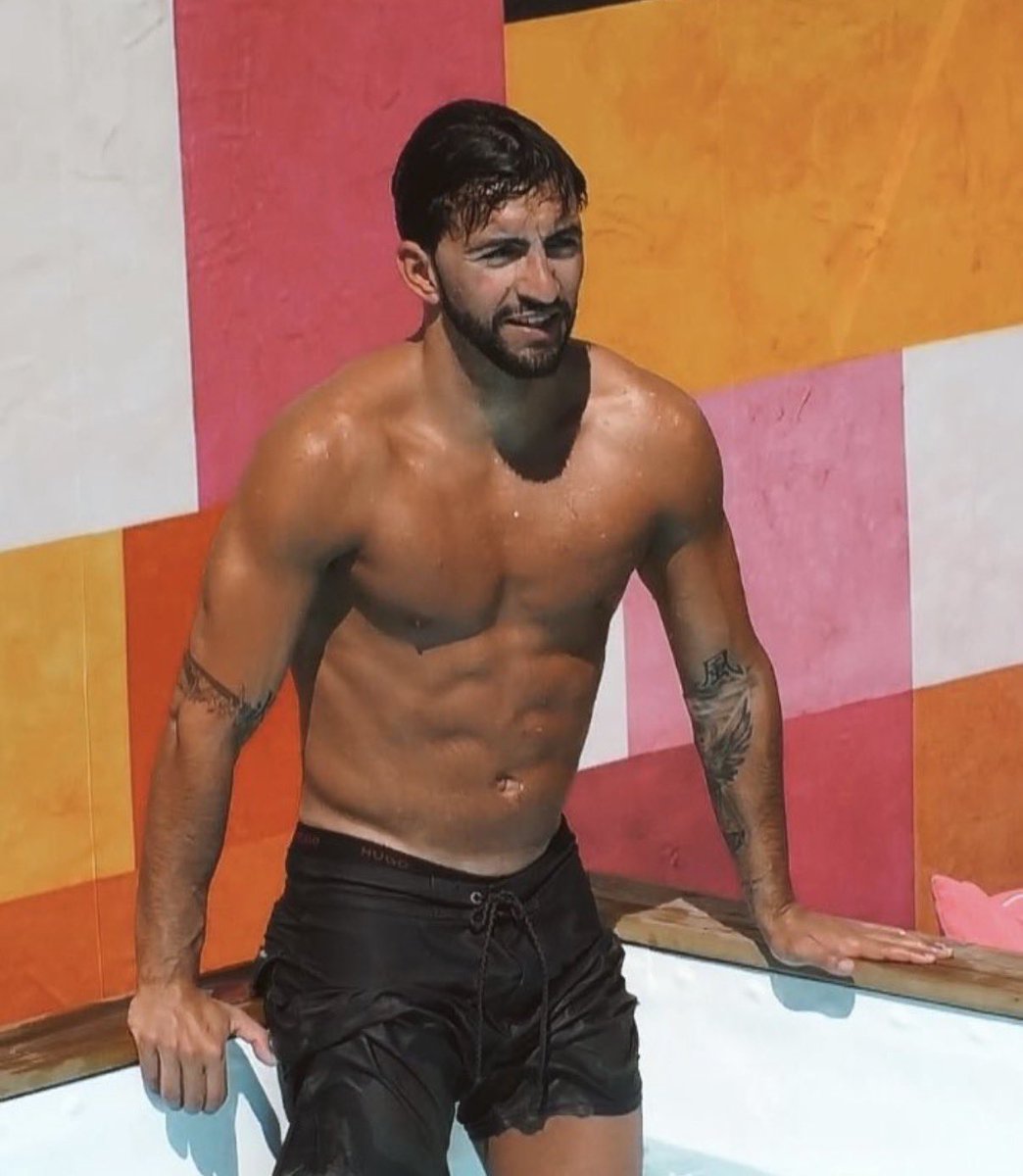 começo a achar que o problema do Zaza com o Tiago são os abdominais #sstvi