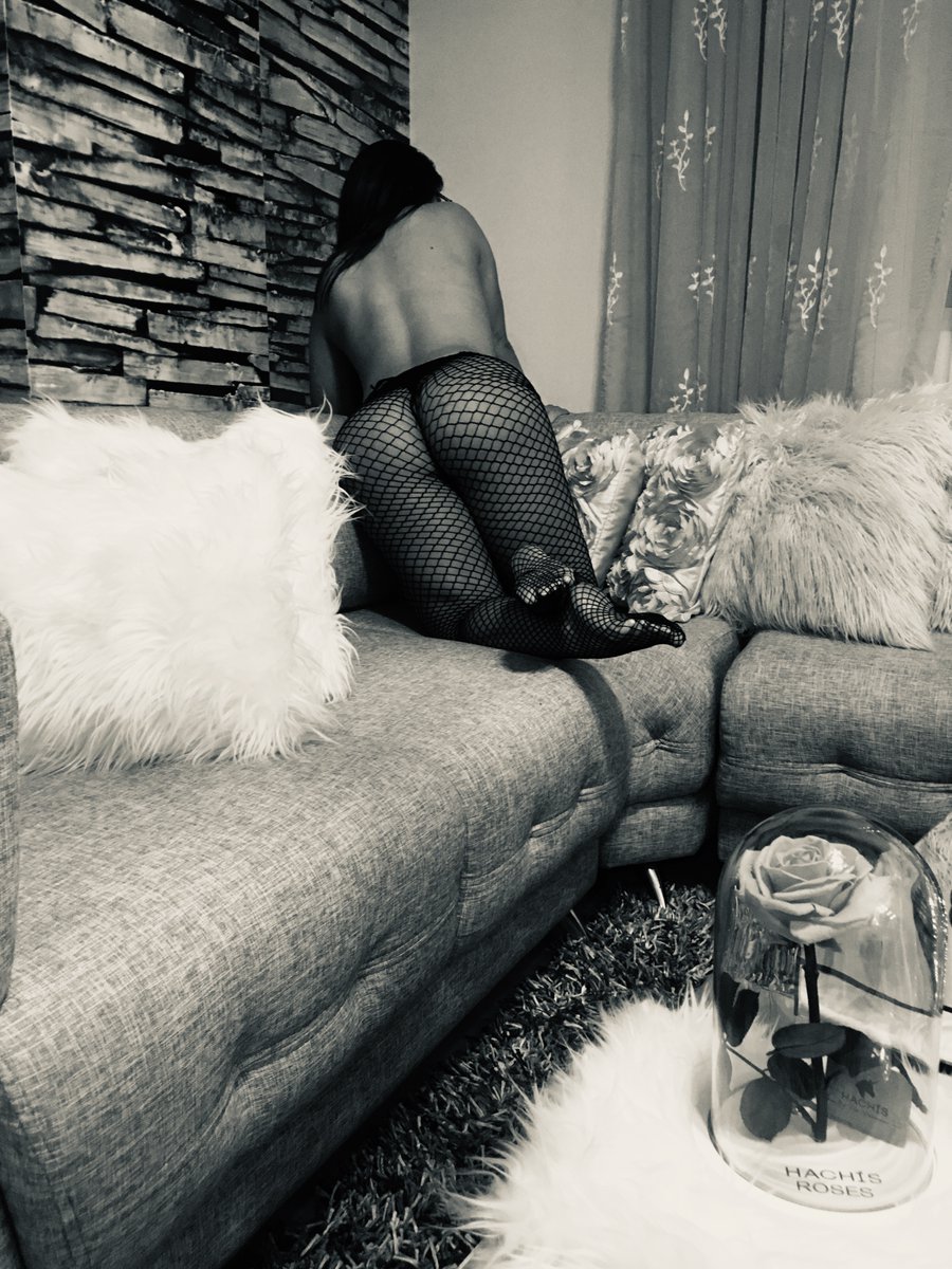 Online for a little this morning
onlyfans.com/luna_leon_

#model #modelling #camgirl #cammodel #webcammodel #topmodel #model2026