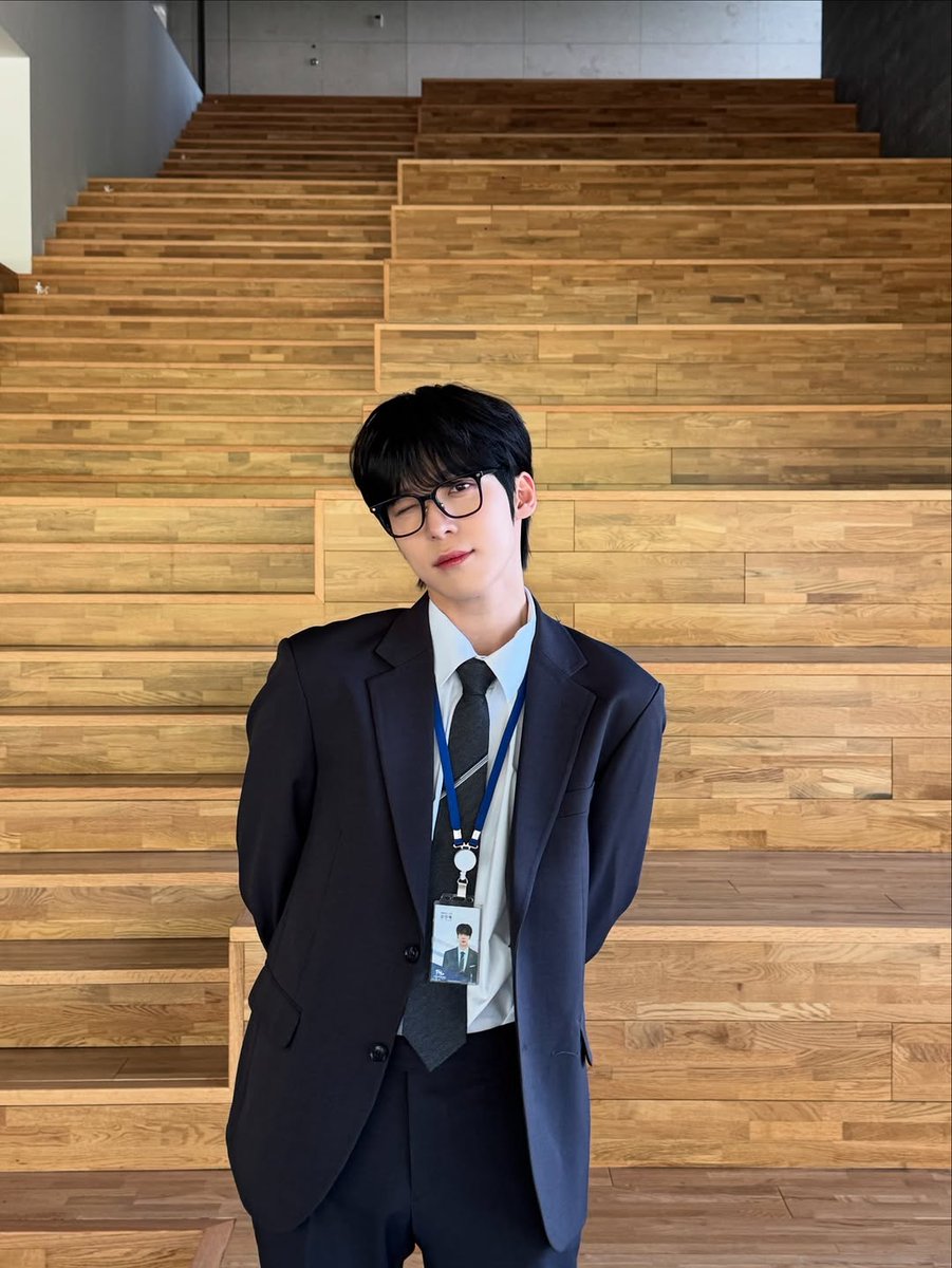 Best Meister, Bino. tweet media