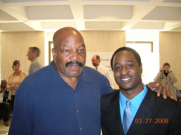 Emjayele's tweet photo. @kimbrownnfl32 @realDonaldTrump @JimBrownNFL32 Now tell us what he did for the Black community since this picture was taken. Educate yourself before down-talking black people for trying to get you correct. It's always the privileged black folks with takes like this. I DID WORK WITH YOUR FATHER. Amer-I-Can Program. Do better https://t.co/Mmh8qSsqie