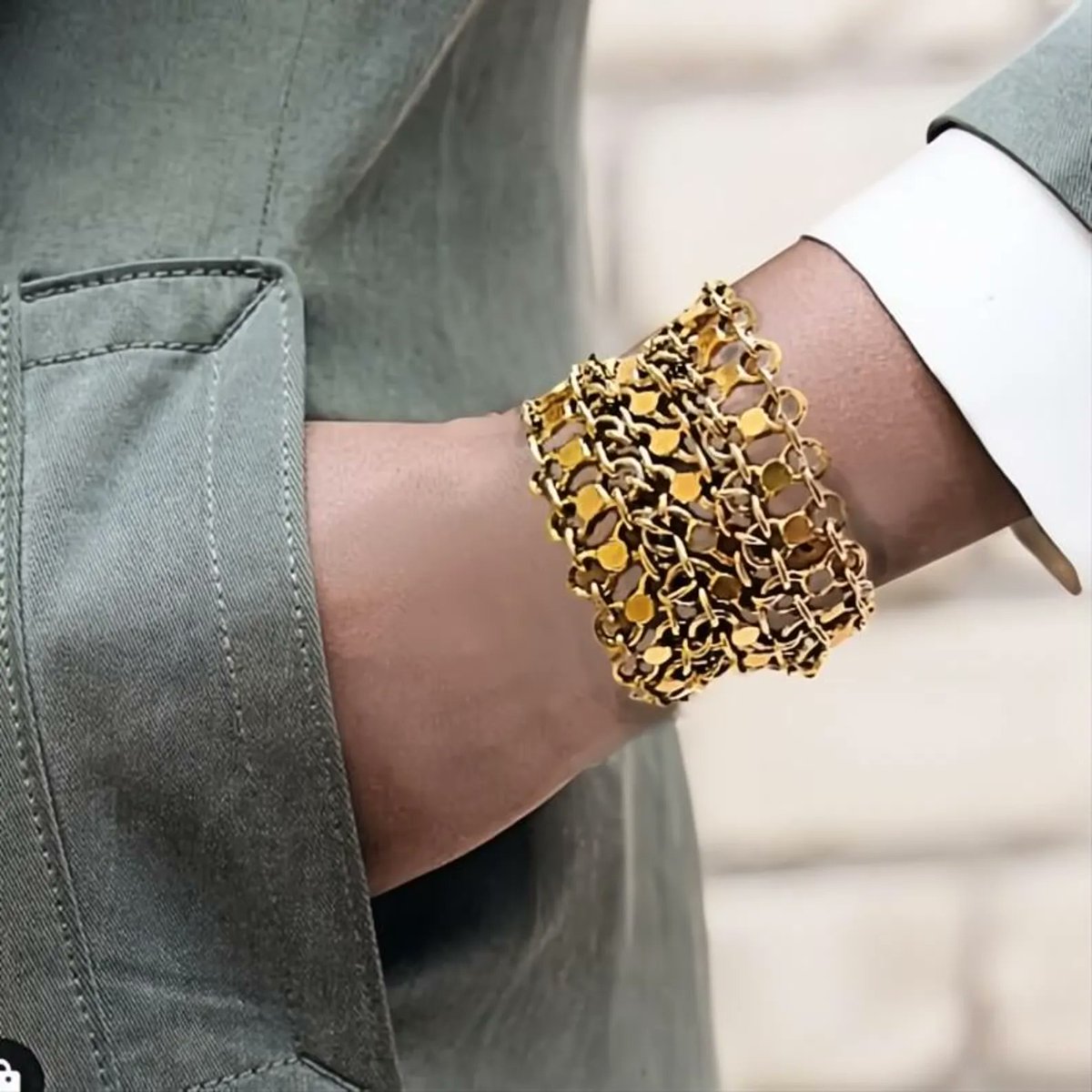 renaissancefai's tweet image. Extra Wide Chain Mail BEN AMUN Bracelet, Heavy Gold Tone, Statement Piece, Vintage
etsy.com/listing/449409…?
#bracelet #vintage #chainmail #goldtone #extrawide #wide #designer #signed #BenAmun #giftforher #evening #specialoccasion #statement #heavy #chunky