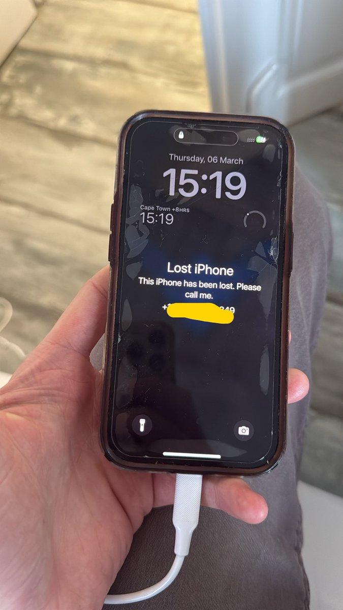 BarryBlows's tweet image. Slight bump in the road here folks. She died again on the flight to the burial location, and when I recharged it’s now a “Lost IPhone”. But there’s now a number to call. #Kav proposed I should tell the guy and bring it home, but I’d rather throw it in the ocean. What do I do?