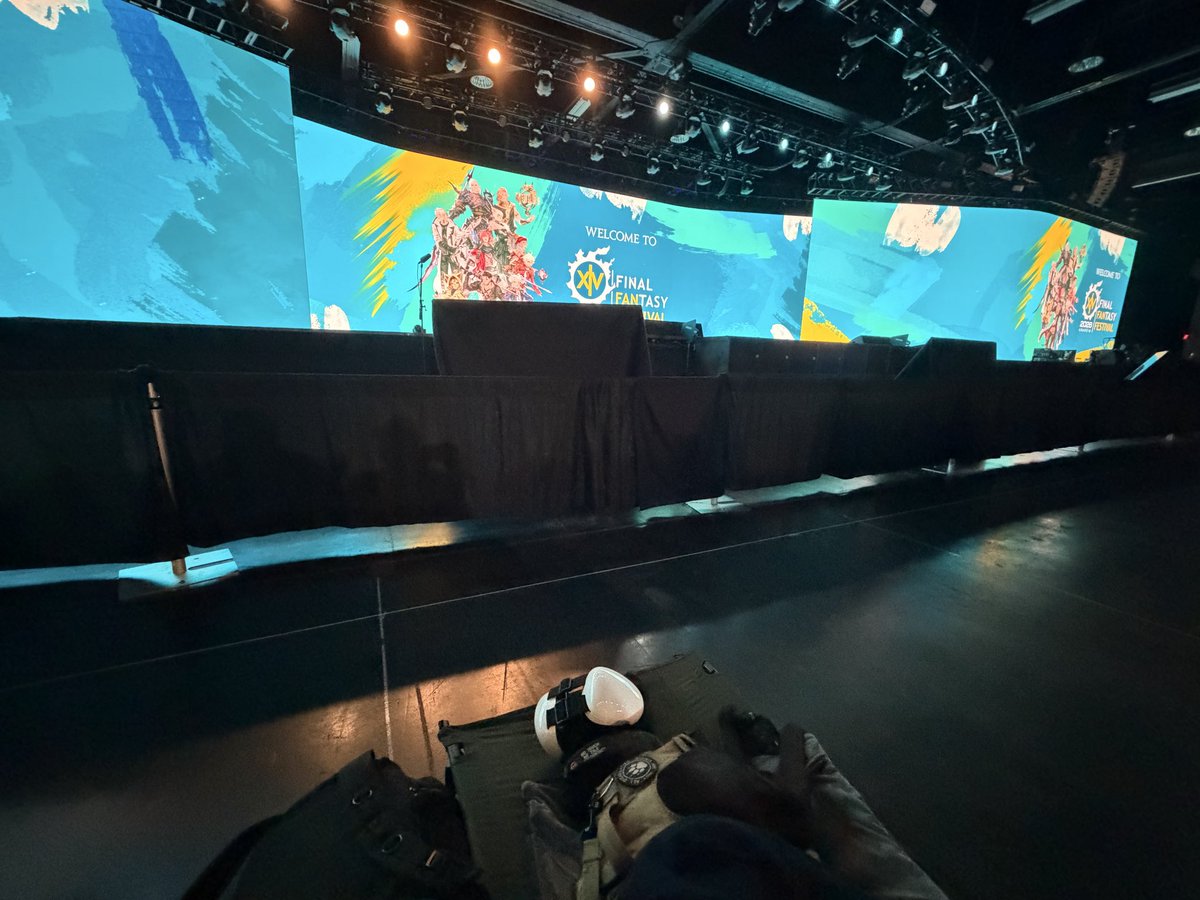 JustDerk's tweet photo. Pepsi &amp; I are ready for the @FF_XIV_EN Fan Festival Keynote! https://t.co/SPIDoo9mUe