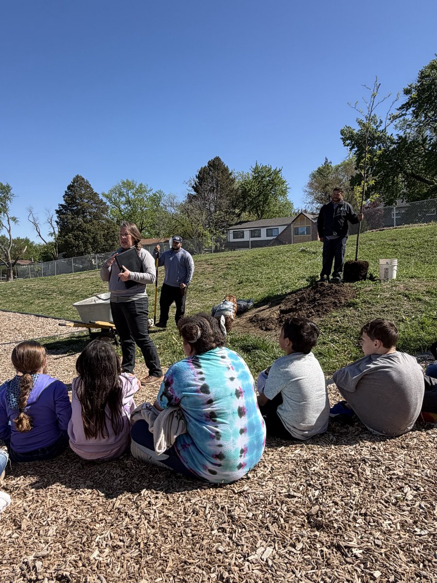 BirchcrestTiger's tweet photo. Arbor Day! Thank You! Terry Hughes Tree Service for planting a tree with the Birchcrest 2nd grade today!! #bctigers #bpsne https://t.co/L3MM4zmxAE