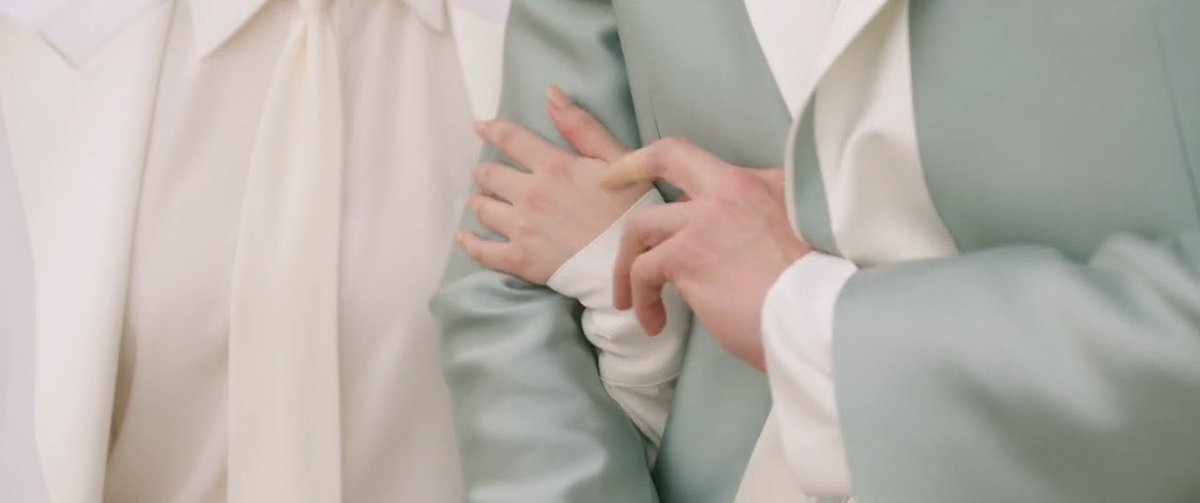 “Please teach me. Now that I am by your side. Do not bend to their will. Do not step back and not compromise. I shall fight with all that I have. Just as you do.”

#PerfectCrown #PerfectCrownEp5