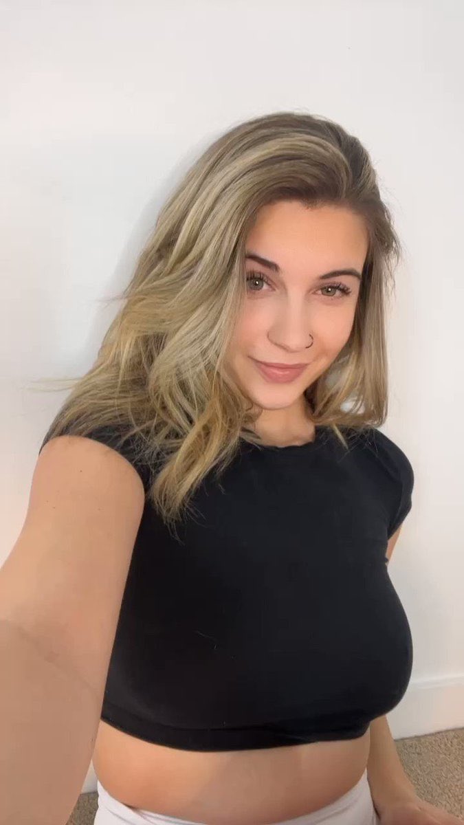 Rileywoodx(Andy mary) the hottest girl here tweet media