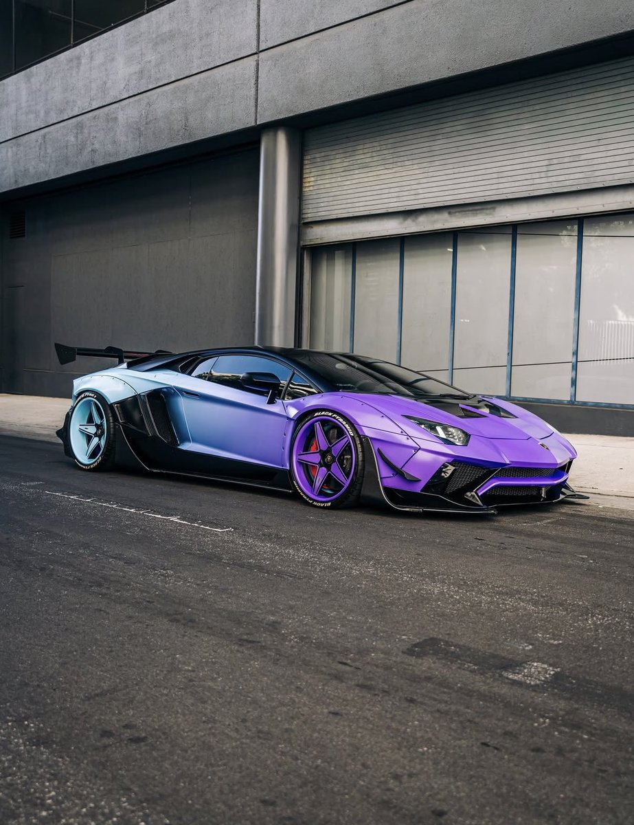 LuxuryCars365's tweet image. Lamborghini Aventador SV 😈