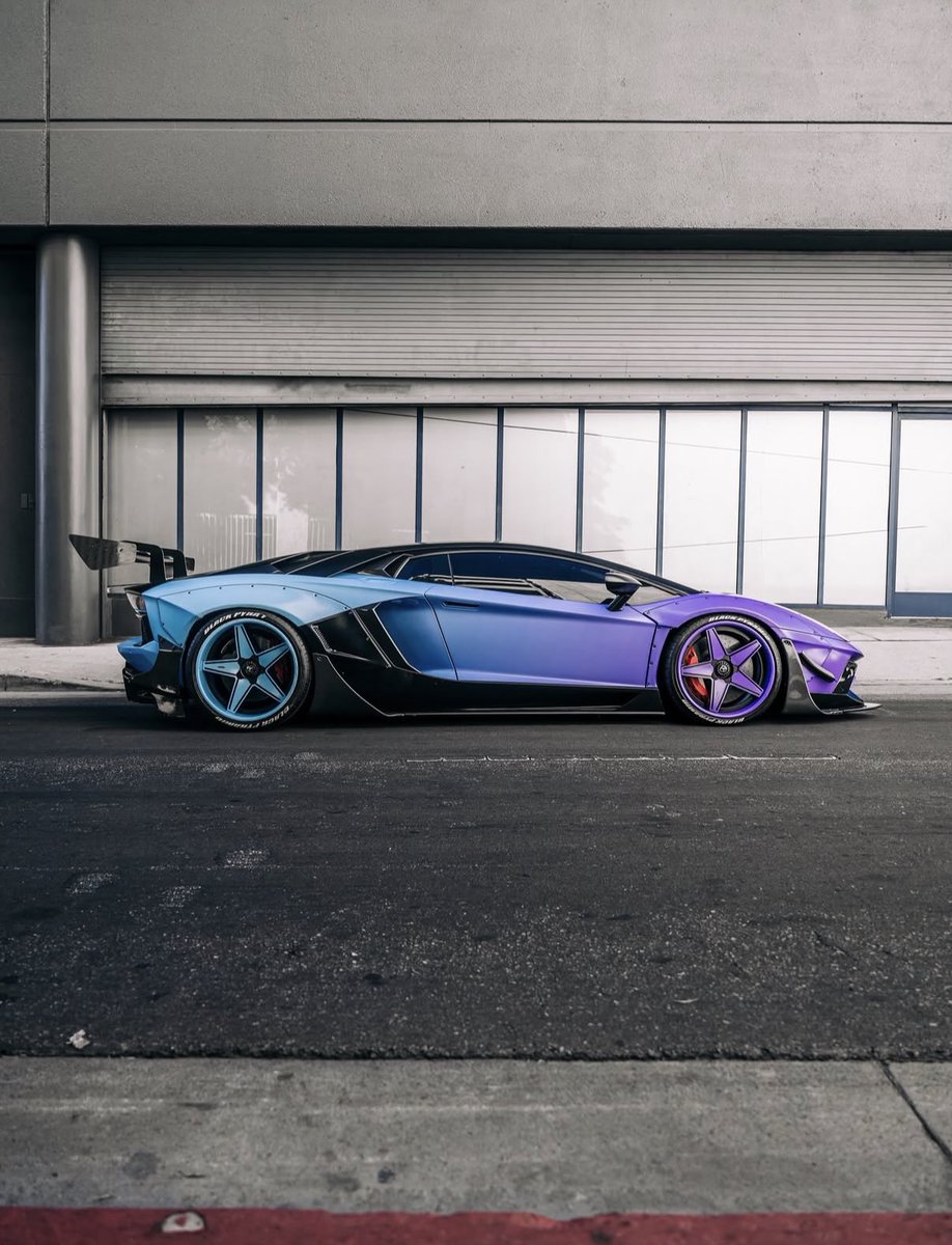 LuxuryCars365's tweet image. Lamborghini Aventador SV 😈