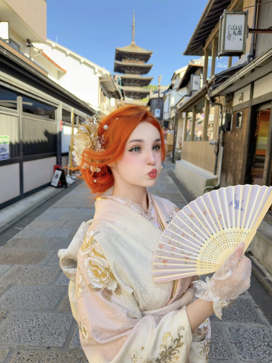 queenfesch6's tweet photo. NPC in Kyoto just dropped 😳⛩️ https://t.co/I4M767C1gs