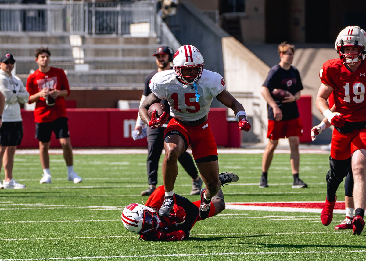 Wisconsin Football tweet media