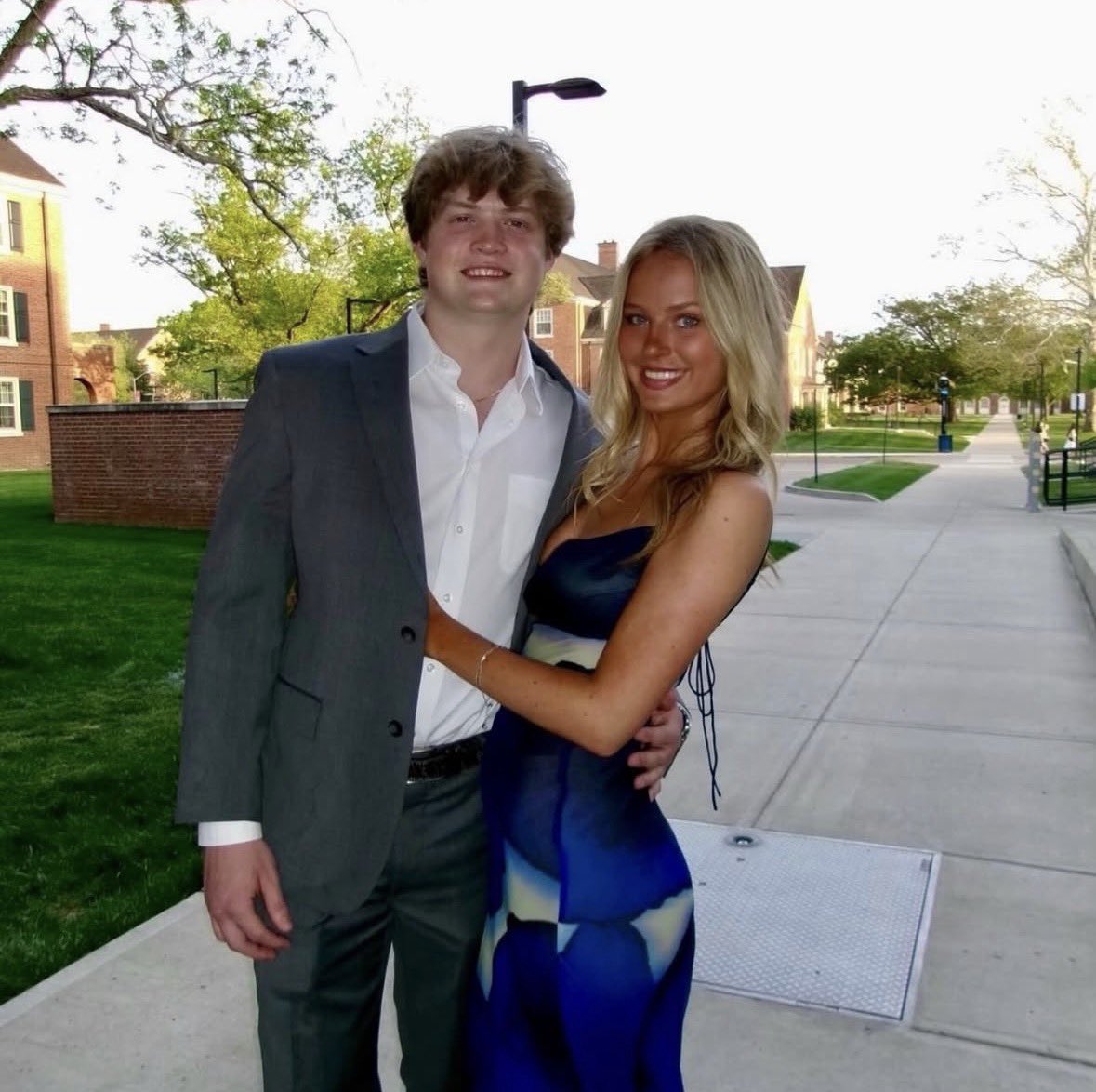 the_sauce_man1's tweet image. Average SEC couple (Miami Oh edition) #wtf #gottabegaybsf