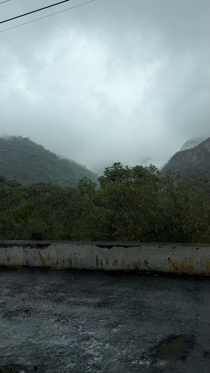 ar_07z's tweet photo. Casi nos morimos🤣 https://t.co/9XSPFubo0H
