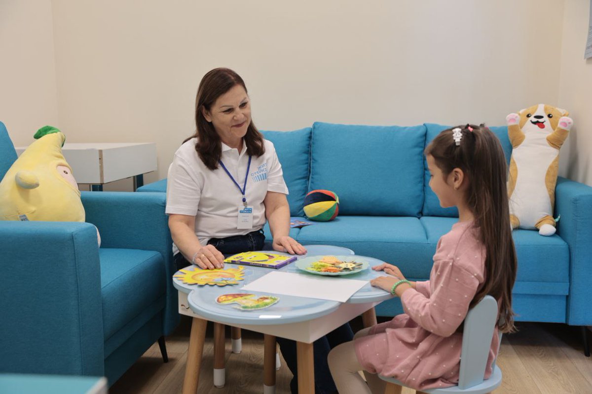 UNICEF_UA's tweet image. As war continues to affect children and families in 🇺🇦, #mentalhealth and psychosocial support is critical.

#Resilience Forum with key actors hosted by @MinSocUA highlighted progress and needs. As a key partner, @UNICEF is helping strengthen social services #ForEveryChild.