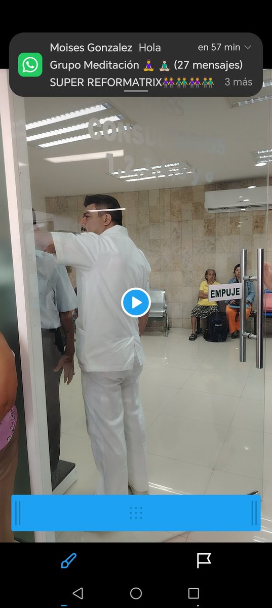 ililipis's tweet photo. @Tu_IMSS @zoerobledo Este es el amable enfermero que trata mal a los pacientes de la 3a edad argumentando que son órdenes y que haga lo que quiera, la sala estaba casi vacía y sacó a dos sras con problemas en las piernas y con bastón https://t.co/irC5FPBe0y