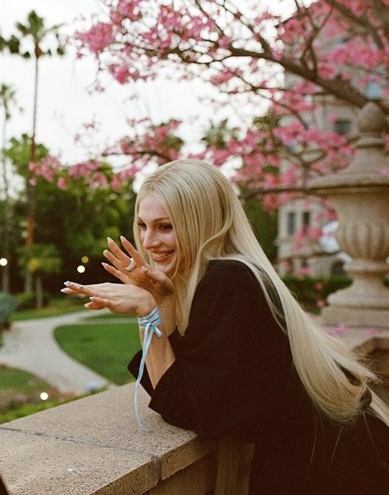 vee ᝢ jules vaughn advocate✰ tweet media