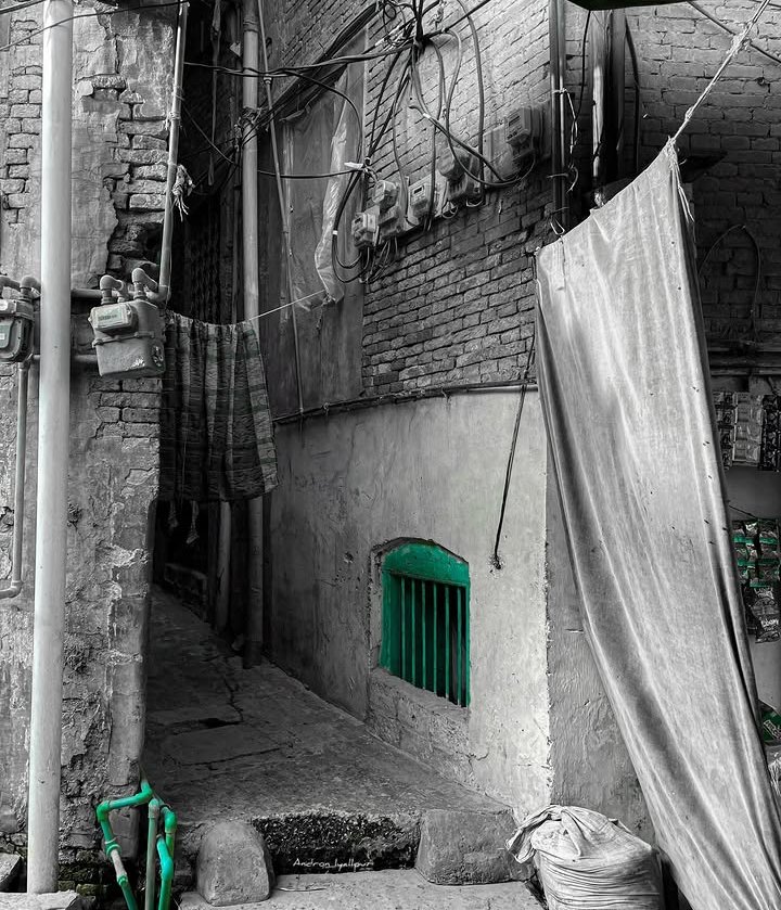 BloodyJokerrrr's tweet image. Sab Shaheer ghooma Liye, sab rang dekh Liye, Teri galli ka rukh Kiya to ujri duniya dekh ka dang reh geya
Kiya Galat mor Liya main nay ya halaat nay karwat badli
#LifeWisdom #romeos