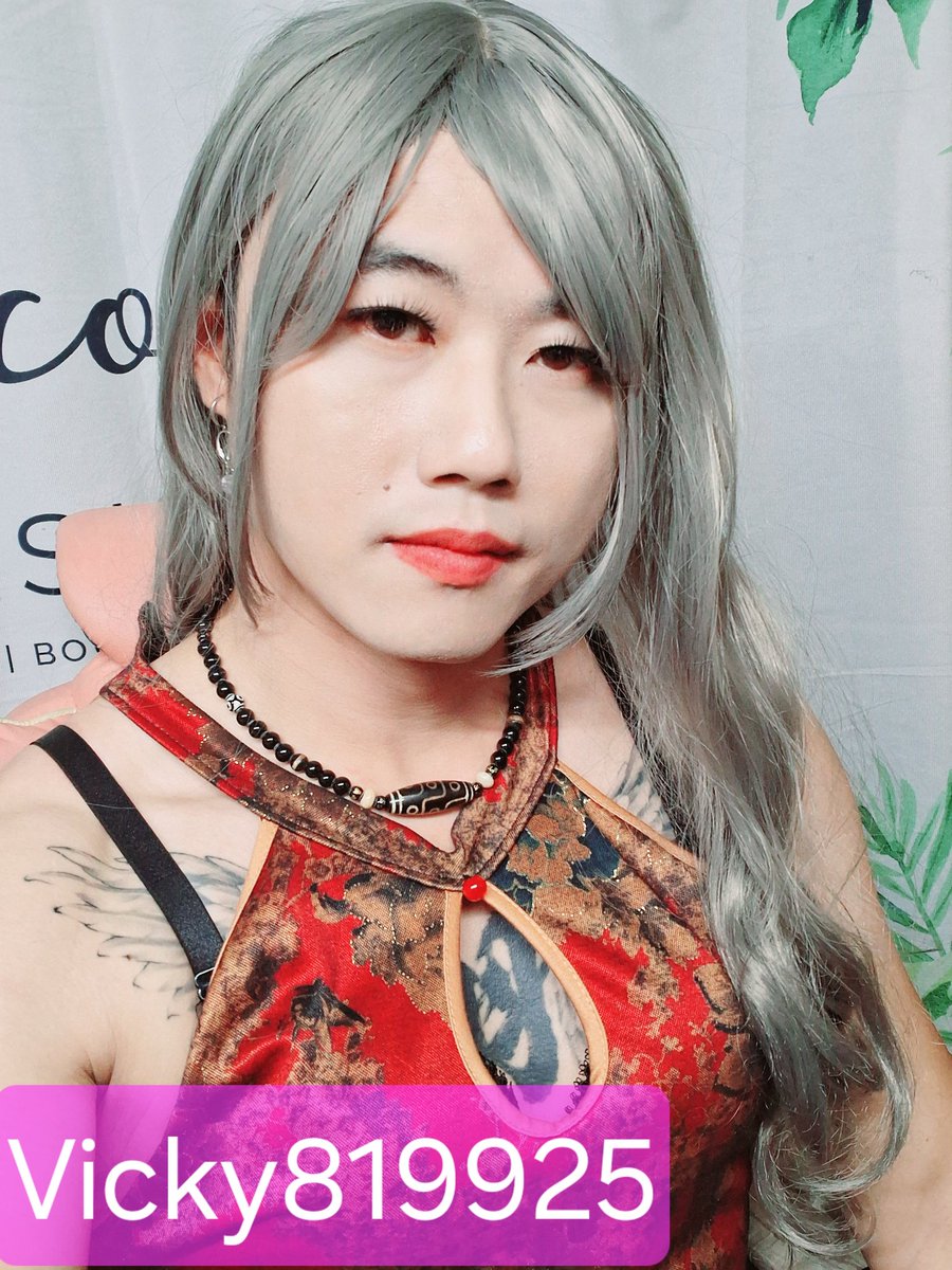 Vicky819925's tweet photo. 擺臭臉😑
話說…我的原味絲襪  舊高跟鞋
有人會想買嗎😂 https://t.co/ziUEevEHMS