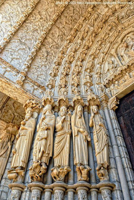 HerodotusWave's tweet photo. The intricately carved sculptures located on the portal of Chartres Cathedral in France. https://t.co/Qbalt1uqUN