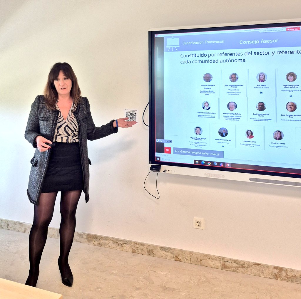 SEDISA_NET's tweet photo. 👋@IsabChacon, Directora Técnica y de Comunicación de #SEDISA comparte con los nuev@s alumn@s #MUGYPS cuáles son los grupos de trabajo 💼 y comités de #SEDISA y los programas formativos de la #FundaciónSedisa para sus más de 3.200 socios 👏 https://t.co/4dROeU0psl
