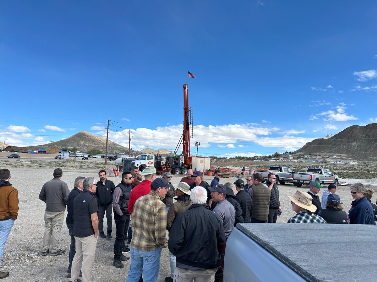 Record turnout in Tonopah for an analyst site visit, hot on the heels of our PEA and 3 drills turning.

$BRC.V $BKRRF