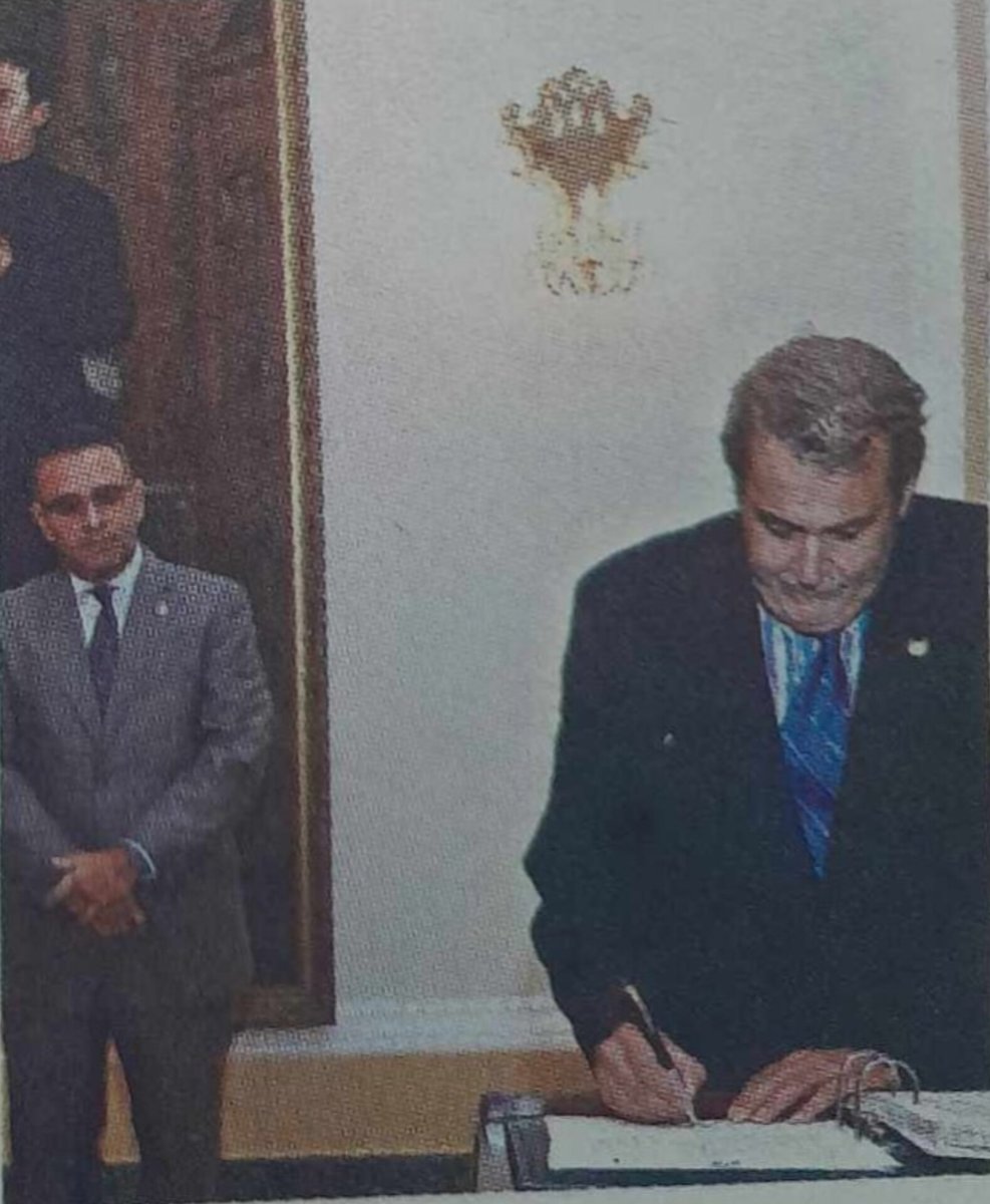 Eʟ Pᴏʟɪᴛᴏ́ʟᴏɢᴏ™ ✪ tweet media