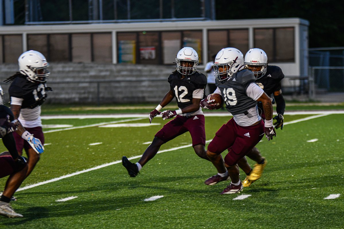 CoahomaSports's tweet photo. #CCCFootball | Some Images from the exciting Spring football game.
More Here: https://t.co/36yztx4AaR
#coahomaproud #thefamilythatpreyz https://t.co/UNOOKcMWFD