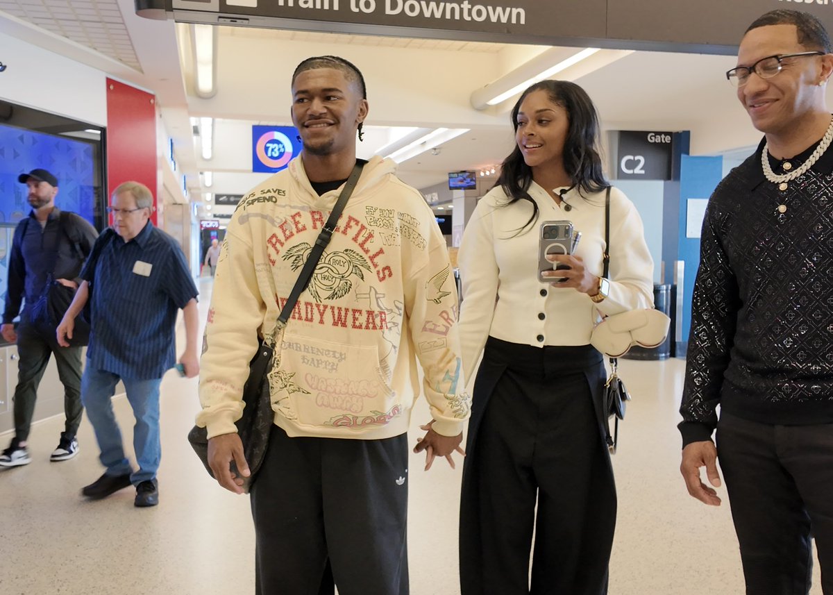 Welcome to Cleveland, <a href="/KCTheKid7/">KC Concepcion</a>! LET’S GO DAWGS 🐶🏈