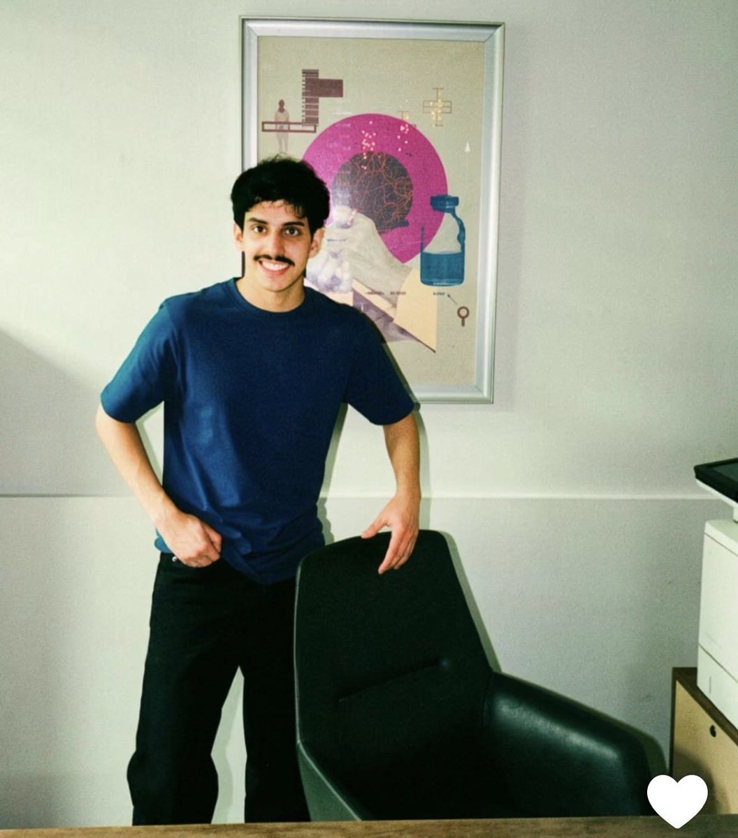سام tweet media