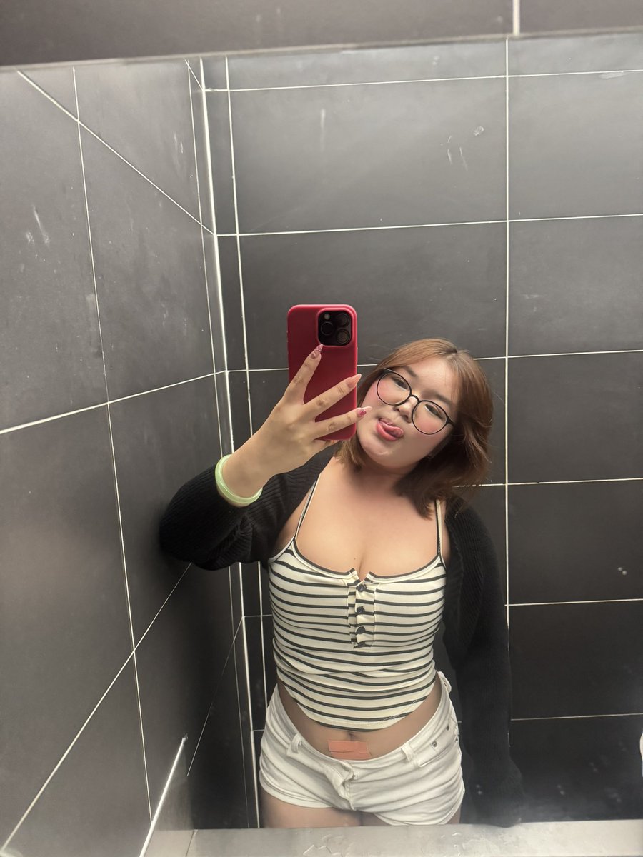 babe Moo tweet media