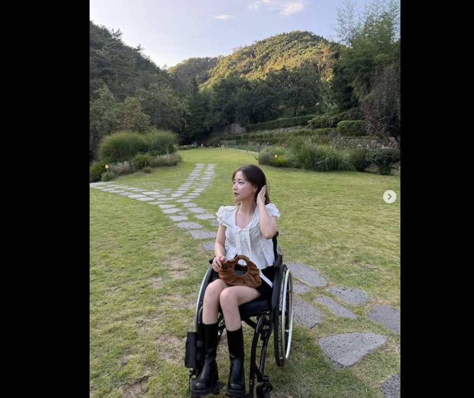 Jaei, a paraplegic from Korea, shares her life, and fashion and beauty. She says she's currently trying to figure out how to have fun in a wheelchair, and from the looks of her IG, we'd say she's succeeding.

instagram.com/iosonojaei

#SouthKorea #spinalcordinjury #paraplegic