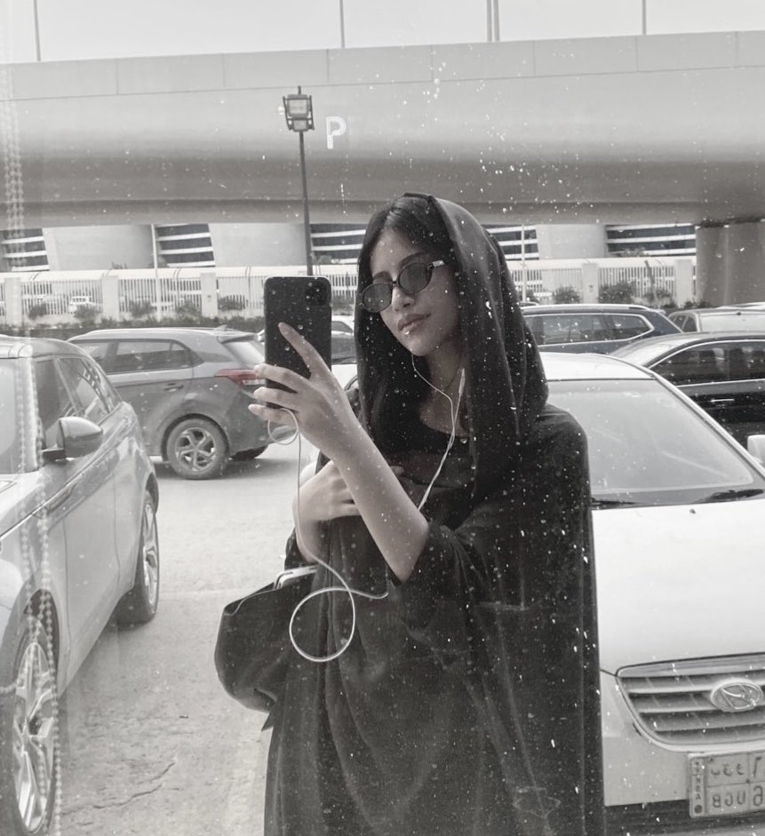 leokneedy's tweet image. #uni