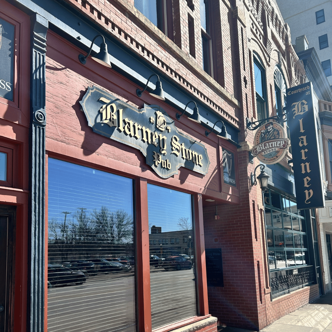 Congratulations to all of the U Mary Graduates! 🎓🧡💙 Stop by the Blarney for a celebratory pint! 🍺 You deserve it!