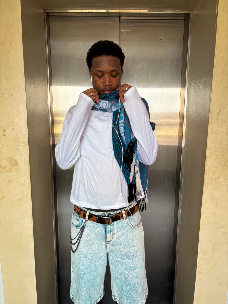 𝓽𝓸́𝓳𝓾̀ tweet media