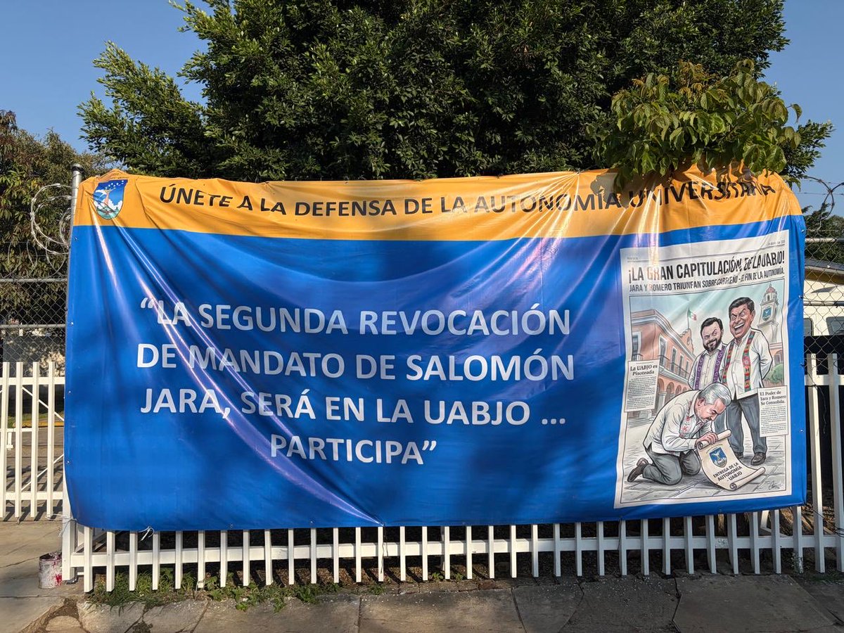 buho_botero's tweet photo. Lo bueno que no está politizada. Como bien dice el Dr #MartinVasquezVillanurva: “La eterna batalla por el poder en #Oaxaca” Hasta el quesillo politizan. ⁦@Claudiashein⁩ ⁦@jesusromerooax⁩ #SalomonJaraCruz ⁦@efektoaguila⁩ ⁦@nvinoticiasoax⁩ https://t.co/iwh22Txs3D