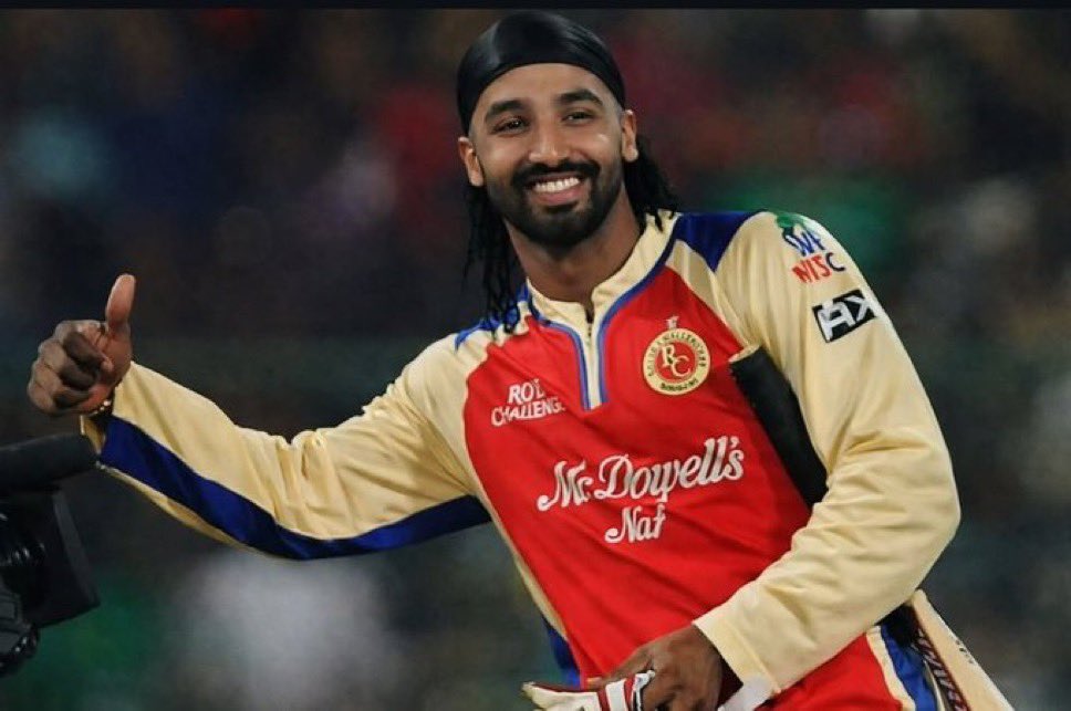cricketpuglu's tweet image. This is how GT bowlers see DDP
#rcbvsgt 
#kohli 
#IPLT20