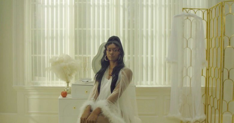 nina lee tweet media