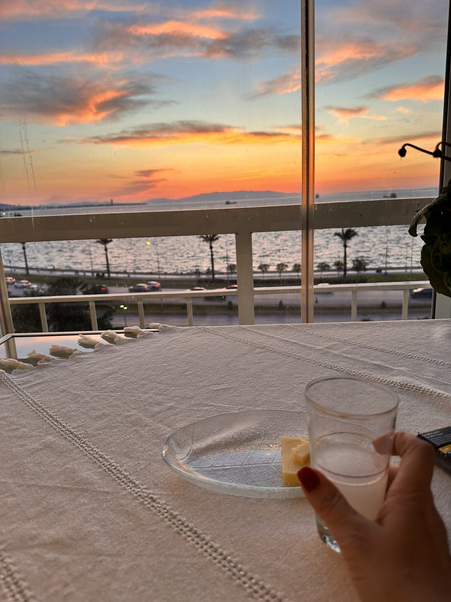 Sütlüneskafe tweet media