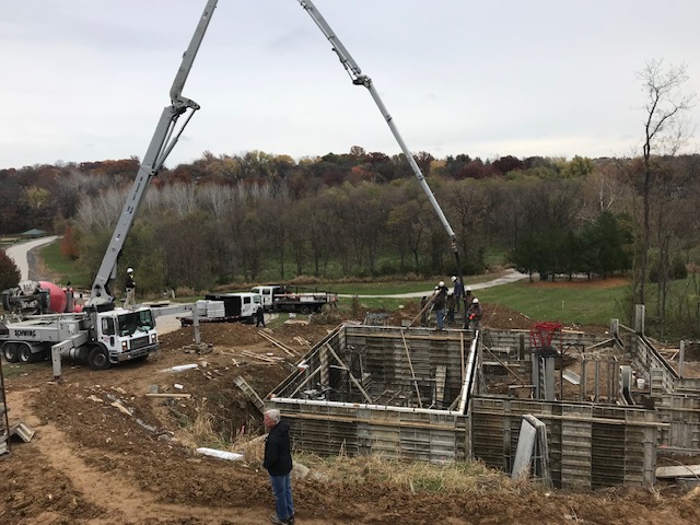 ABICorpMO's tweet image. Precision is everything when it comes to concrete🚛 

The use of a boom pump allows for a perfect pour even in the most difficult areas of a job site. Don't settle for anything less than expert service for your foundation. 👷‍♂️

 #ABICorp #KansasCity #FoundationExperts