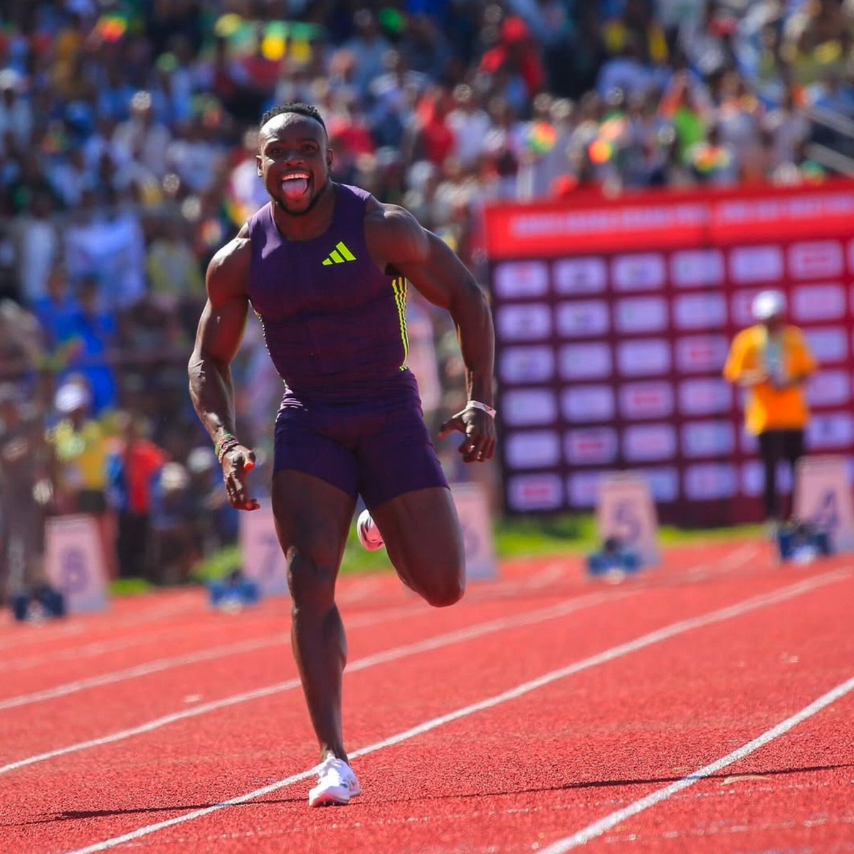 TrackGazette's tweet photo. 9.96s!!

Ferdinand Omanyala 🇰🇪 wins the men's 100m at the Kip Keino Classic in Nairobi with a time of 9.96s (-0.1)!

Rivaldo Roberts 🇿🇦 was 2nd in 10.12s, while Aaron Brown 🇨🇦 finished 3rd in 10.15s.

Gift Leotlela 🇿🇦 was disqualified for a false start. https://t.co/6TbNg9vuAG