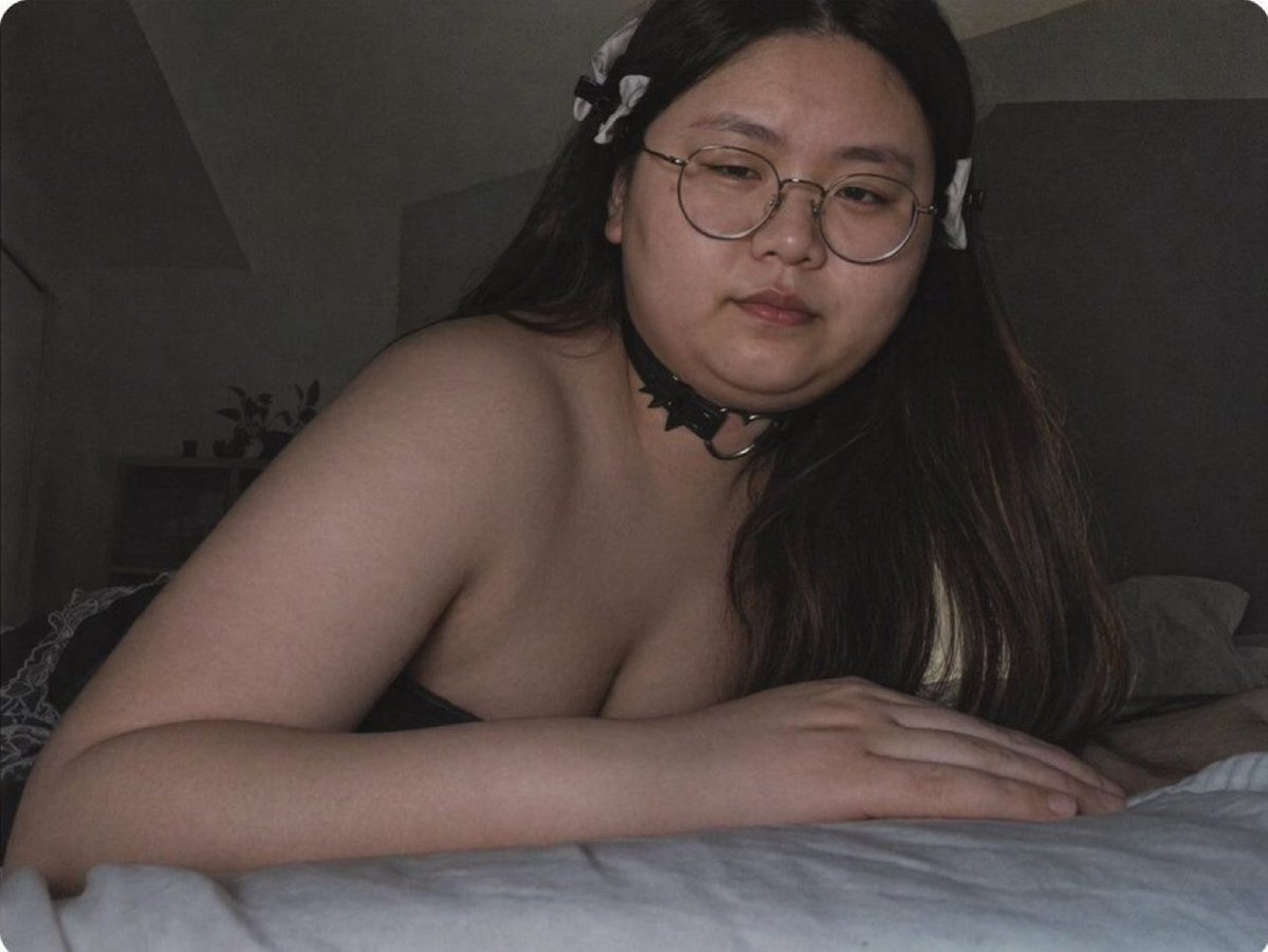 勃勃OC tweet media